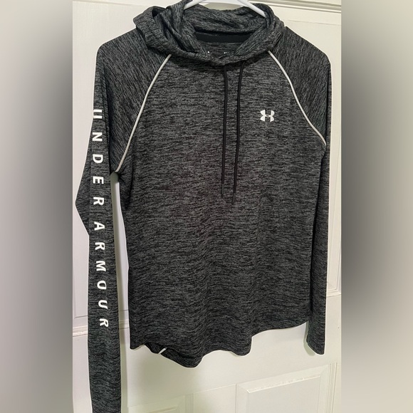 Under Armour Sweaters - UNDER ARMOUR HEAT GEAR LONG SLEEVE W/HOODIE 4 WOMEN SIZE SMALL PRE LOVED